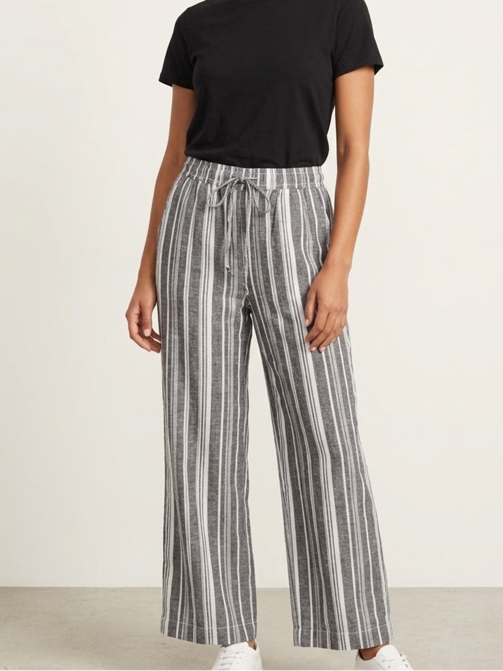 Briggs New York Black & White Vertical-Striped Wide-Leg Pants